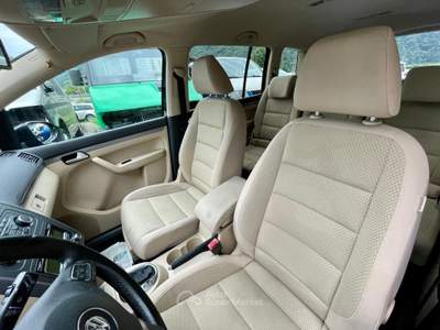 Volkswagen Touran CAMBIO DSG! Nero usata Ardenno