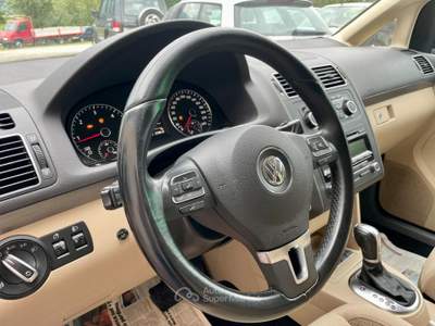Volkswagen Touran CAMBIO DSG! Nero usata Ardenno