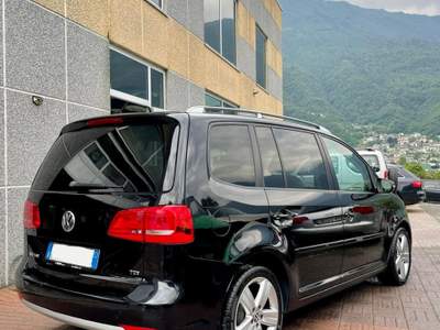 Volkswagen Touran CAMBIO DSG! Nero usata Ardenno