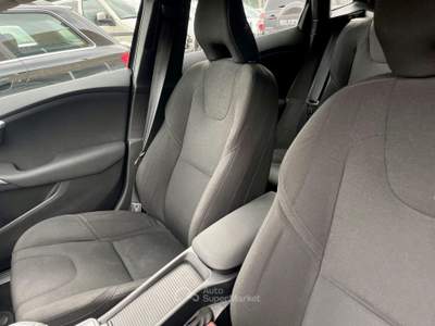 Volvo V40 𝟏.𝟔 𝑲𝑰𝑵𝑬𝑻𝑰𝑲 qualità svedese Grigio usata Ardenno