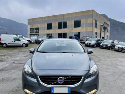 Volvo V40 𝟏.𝟔 𝑲𝑰𝑵𝑬𝑻𝑰𝑲 qualità svedese Grigio usata Ardenno