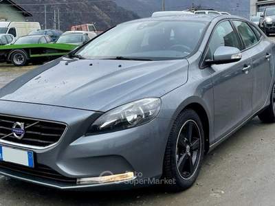 Volvo V40 𝟏.𝟔 𝑲𝑰𝑵𝑬𝑻𝑰𝑲 qualità svedese Grigio usata Ardenno