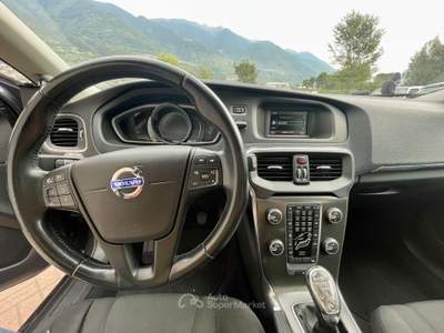 Volvo V40 𝟏.𝟔 𝑲𝑰𝑵𝑬𝑻𝑰𝑲 qualità svedese Grigio usata Ardenno