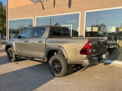 Toyota Hilux 2.8 D-4D A/T 4WD 48V 4 porte Double Cab Invincible Bronzo usata Scandiano