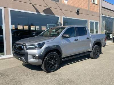 Toyota Hilux 2.8 D-4D A/T 4WD 48V 4 porte Double Cab Invincible Argento usata Scandiano