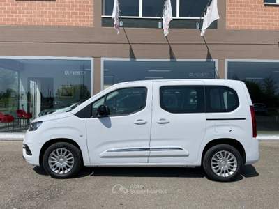Toyota Proace 1.5D 100 CV S&S Short Lounge Bianco usata Scandiano