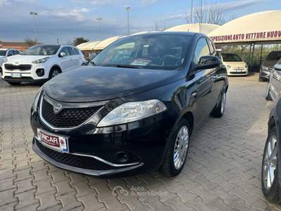 Lancia Ypsilon 1.2 Platinum ecochic Gpl 69cv my16 usata Aci Sant'Antonio