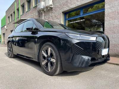 BMW iX XDRIVE 50 523CV UNIPROPRIETARIO TETTO PANORAMICO Nero usata Venezia