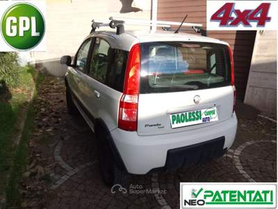 Fiat Panda FIAT PANDA 4X4 1.2 BENZINA/GPL Guidabile dai Neop. Bianco usata Rieti