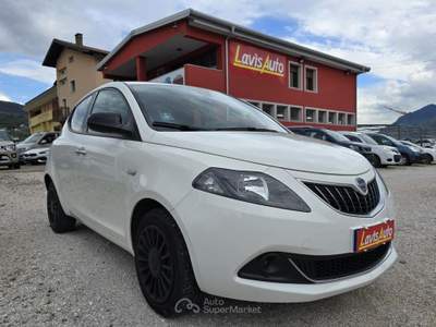 Lancia Ypsilon 1.0 FireFly 5 porte S&S Hybrid Bianco usata Lavis