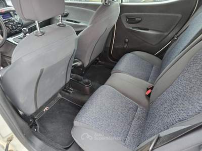 Lancia Ypsilon 1.0 FireFly 5 porte S&S Hybrid Bianco usata Lavis