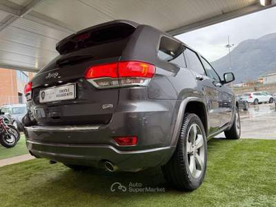Jeep Grand Cherokee Gr. Cherokee 3.0 V6 CRD 250 MJT II Overl Grigio usata Spigno Saturnia