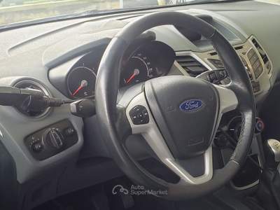 Ford Fiesta SI NEOPATENTATI usata MATHI