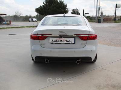Jaguar XF 3.0 D V6 300 CV aut. Prestige Business Bianco usata TROIA