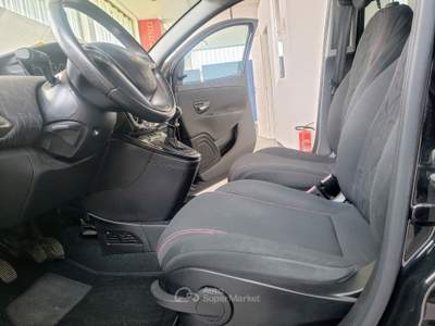 Lancia Ypsilon SI neopatentati - solo 76000 km usata MATHI