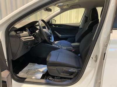 Skoda Octavia 2.0 TDI DSG Wagon Executive LED ACC DAB+ Bianco usata Chiusa