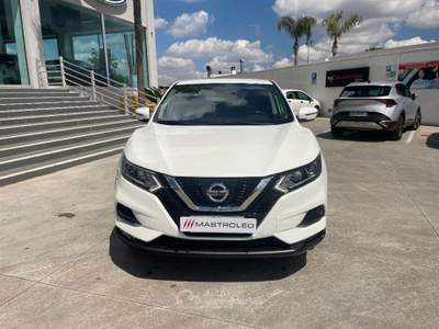 Nissan Qashqai 1.5 dCi Business Bianco usata Lucugnano