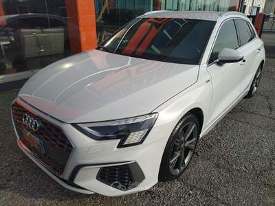 Audi A3 SPB 30 g-tron S tronic S line edition Bianco usata Castegnato