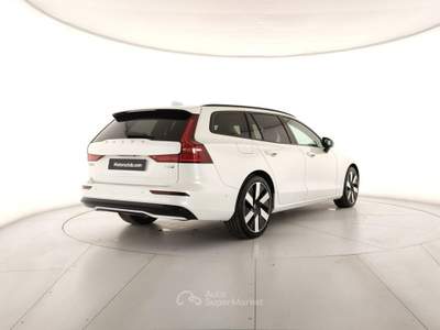 Volvo V60 T6 Plug-in Hybrid AWD automatico Ultra Dark Bianco usata Modena