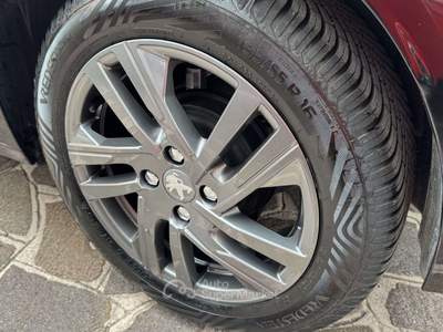 Peugeot 208 1.2 puretech GT s&s 100cv Unico Proprietario Nero usata Lesmo