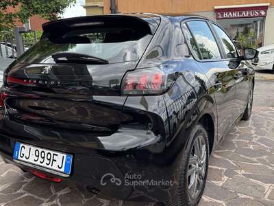 Peugeot 208 1.2 puretech GT s&s 100cv Unico Proprietario Nero usata Lesmo