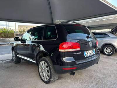 Volkswagen Touareg Touareg I 2003 3.0 V6 tdi tiptronic dpf Nero usata Giugliano in Campania