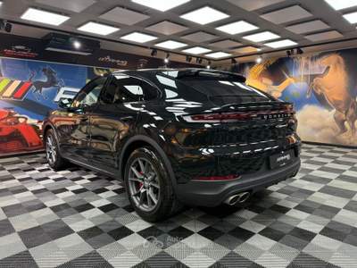 Porsche Cayenne 3.0 V6 S E-Hybrid Nero usata Calenzano