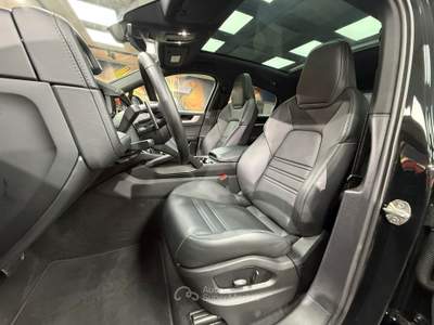 Porsche Cayenne 3.0 V6 S E-Hybrid Nero usata Calenzano