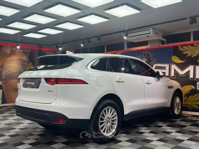 Jaguar F-Pace 2.0d Pure awd 180cv auto (379) Bianco usata Calenzano