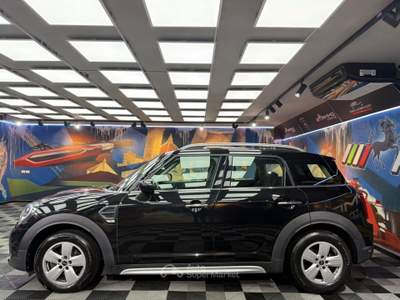 MINI One Countryman 1.5 D (329) Nero usata Calenzano