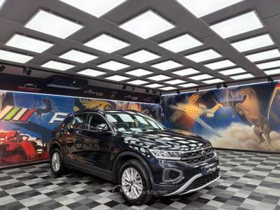Volkswagen T-Roc SCR 150 CV DSG R-Line (359) Nero usata Calenzano