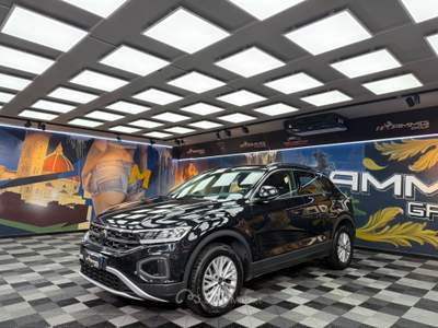 Volkswagen T-Roc SCR 150 CV DSG R-Line (359) Nero usata Calenzano