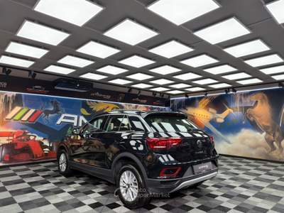 Volkswagen T-Roc SCR 150 CV DSG R-Line (359) Nero usata Calenzano