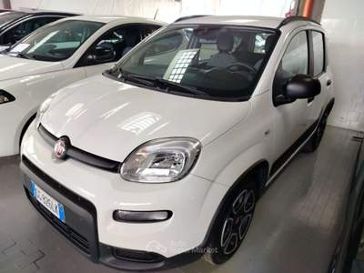 Fiat Panda 1.0 Hybrid City Cross MY22 Bianco usata Cesena