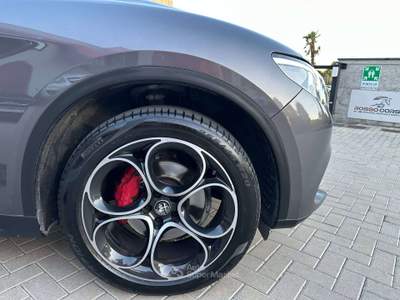 Alfa Romeo Stelvio 2.2 t Super Q4 210cv auto my19 UNIPRO BOOKSERVICE Grigio usata San Felice sul Panaro