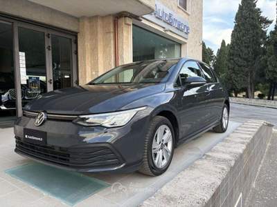Volkswagen Golf 2.0 TDI 150 CV DSG SCR Life LUCI AMBIENTE Grigio usata Carovigno