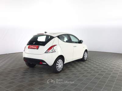 Lancia Ypsilon Ypsilon 1.0 FireFly 5 porte S&S Hybrid Silver Plus Bianco usata Verona