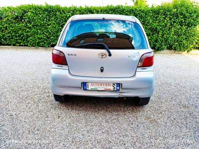Toyota Yaris Yaris 3p 1.0 Sol my03 Argento usata Guidizzolo
