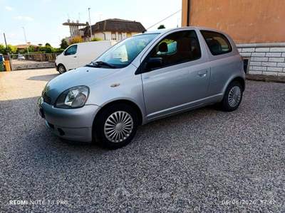 Toyota Yaris Yaris 3p 1.0 Sol my03 Argento usata Guidizzolo