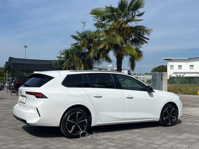 Opel Astra 1.5 T Diesel 130 CV Sports Tourer Elegance Bianco usata Manzano