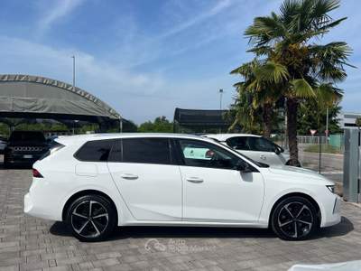 Opel Astra 1.5 T Diesel 130 CV Sports Tourer Elegance Bianco usata Manzano