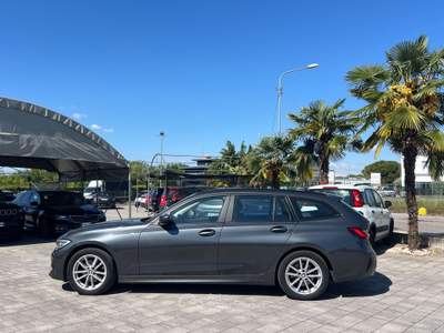 BMW Serie 3 320d 320 320d 48V Touring Business Advantage Grigio usata Manzano