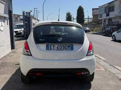 Lancia Ypsilon 16V 95 CV 5 porte S&S Gold Bianco usata Sant'Antimo