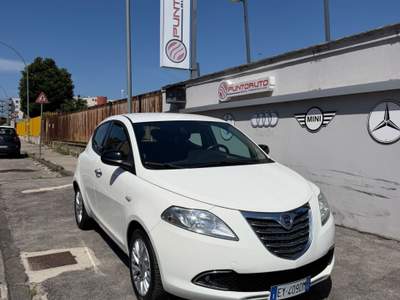 Lancia Ypsilon 16V 95 CV 5 porte S&S Gold Bianco usata Sant'Antimo