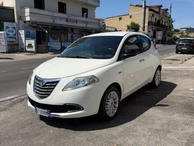 Lancia Ypsilon 16V 95 CV 5 porte S&S Gold Bianco usata Sant'Antimo