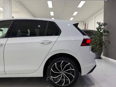 Volkswagen Golf DSG *IQLight*Luciambient Bianco usata Mesagne