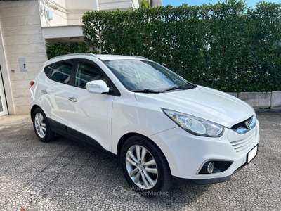Hyundai ix35 2.0 CRDi 184CV High 4WD Bianco usata Alberobello