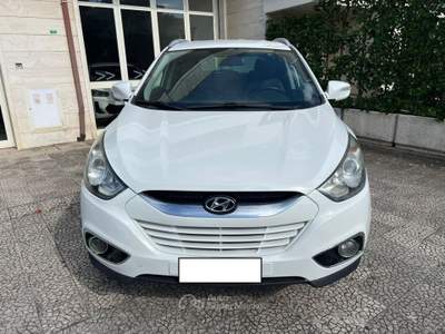 Hyundai ix35 2.0 CRDi 184CV High 4WD Bianco usata Alberobello