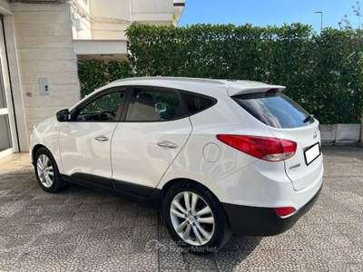 Hyundai ix35 2.0 CRDi 184CV High 4WD Bianco usata Alberobello