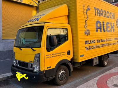 Nissan Cabstar cassone 490x220x260h allestito per mobili e traslochi Giallo usata Milano